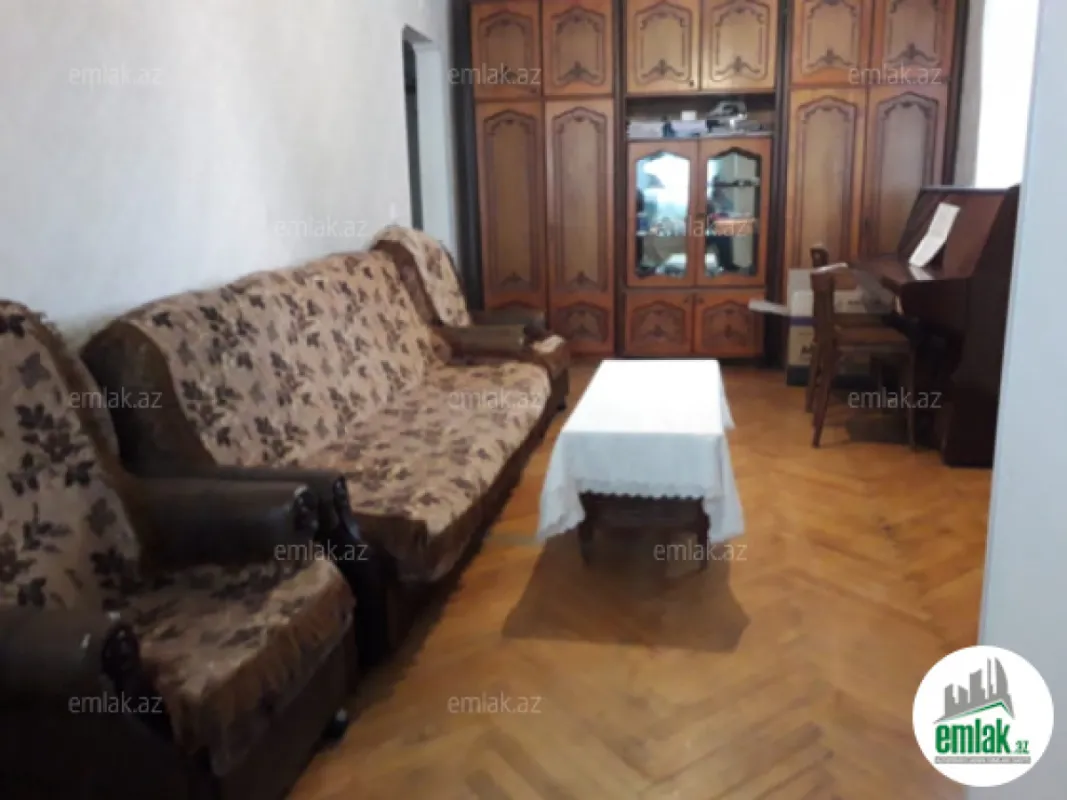 Satılır 1 otaqlı köhnə tikili 35 m²