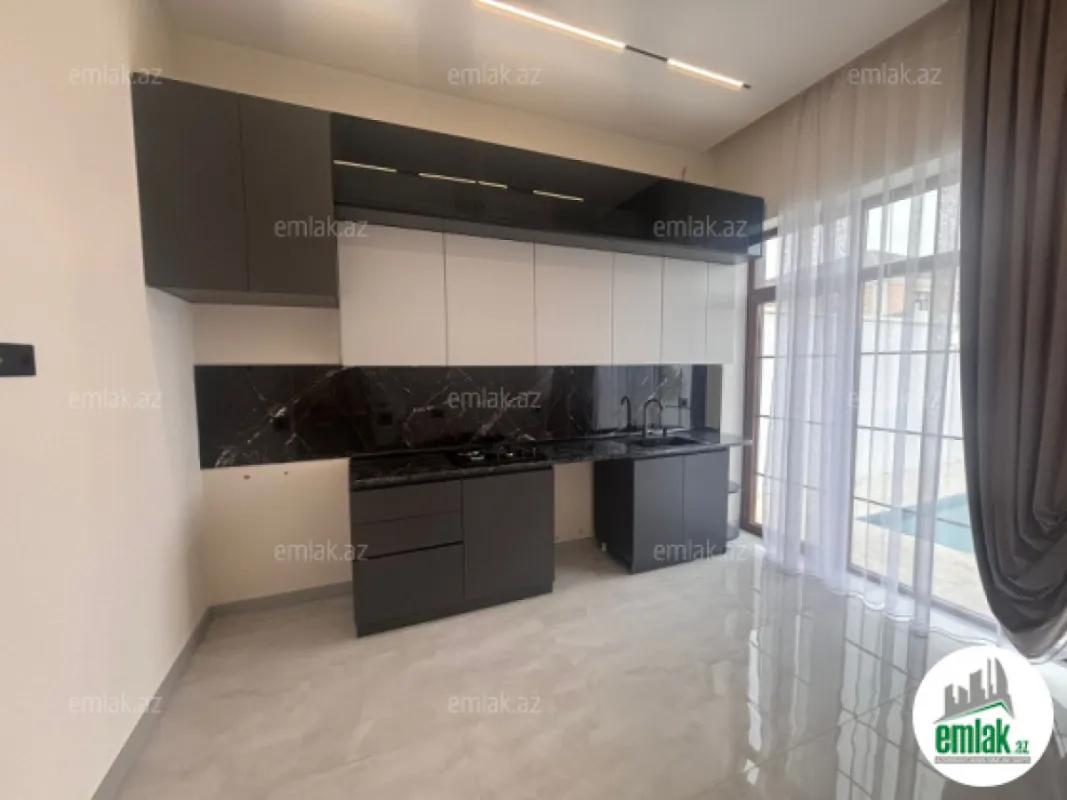 Satılır 4 otaqlı həyət evi 140 m²