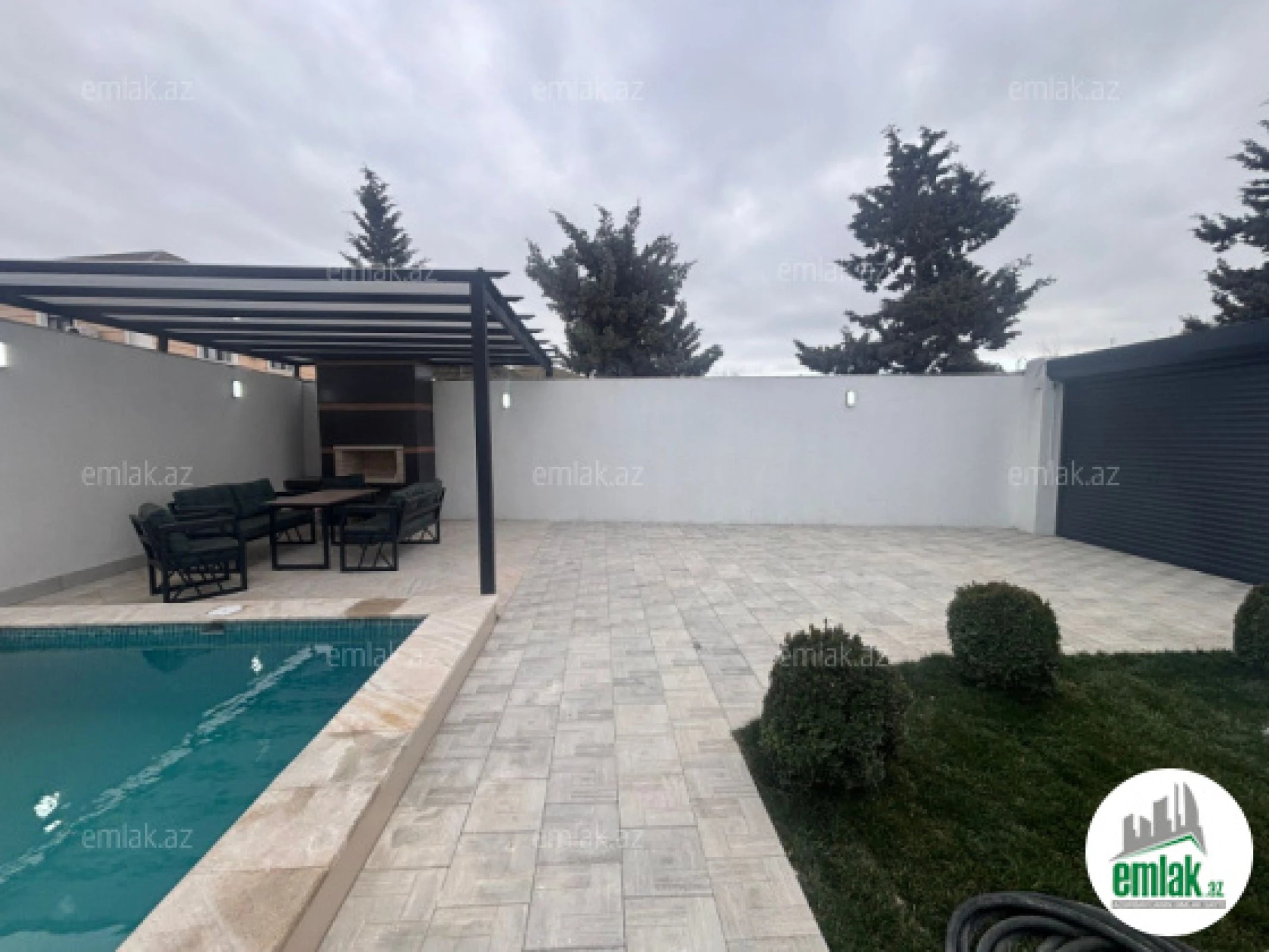 Satılır 4 otaqlı həyət evi 140 m²