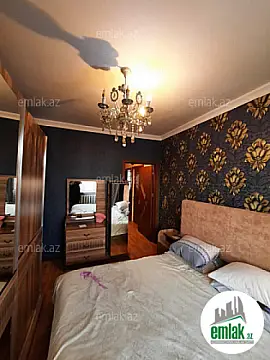 Satılır 2 otaqlı köhnə tikili 60 m²
