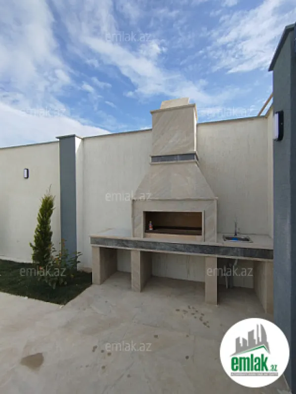 Satılır 4 otaqlı mənzil 140 m²