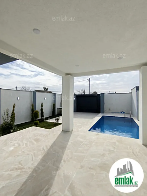 Satılır 4 otaqlı mənzil 140 m²