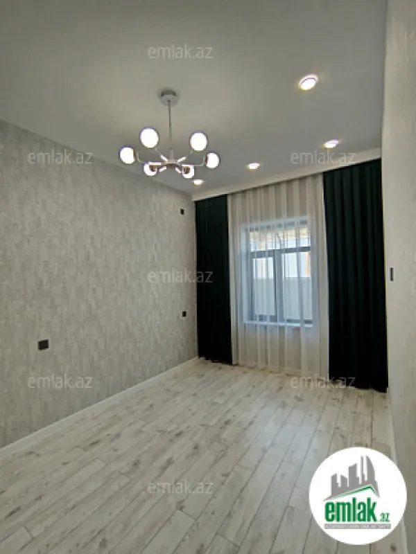 Satılır 4 otaqlı mənzil 140 m²