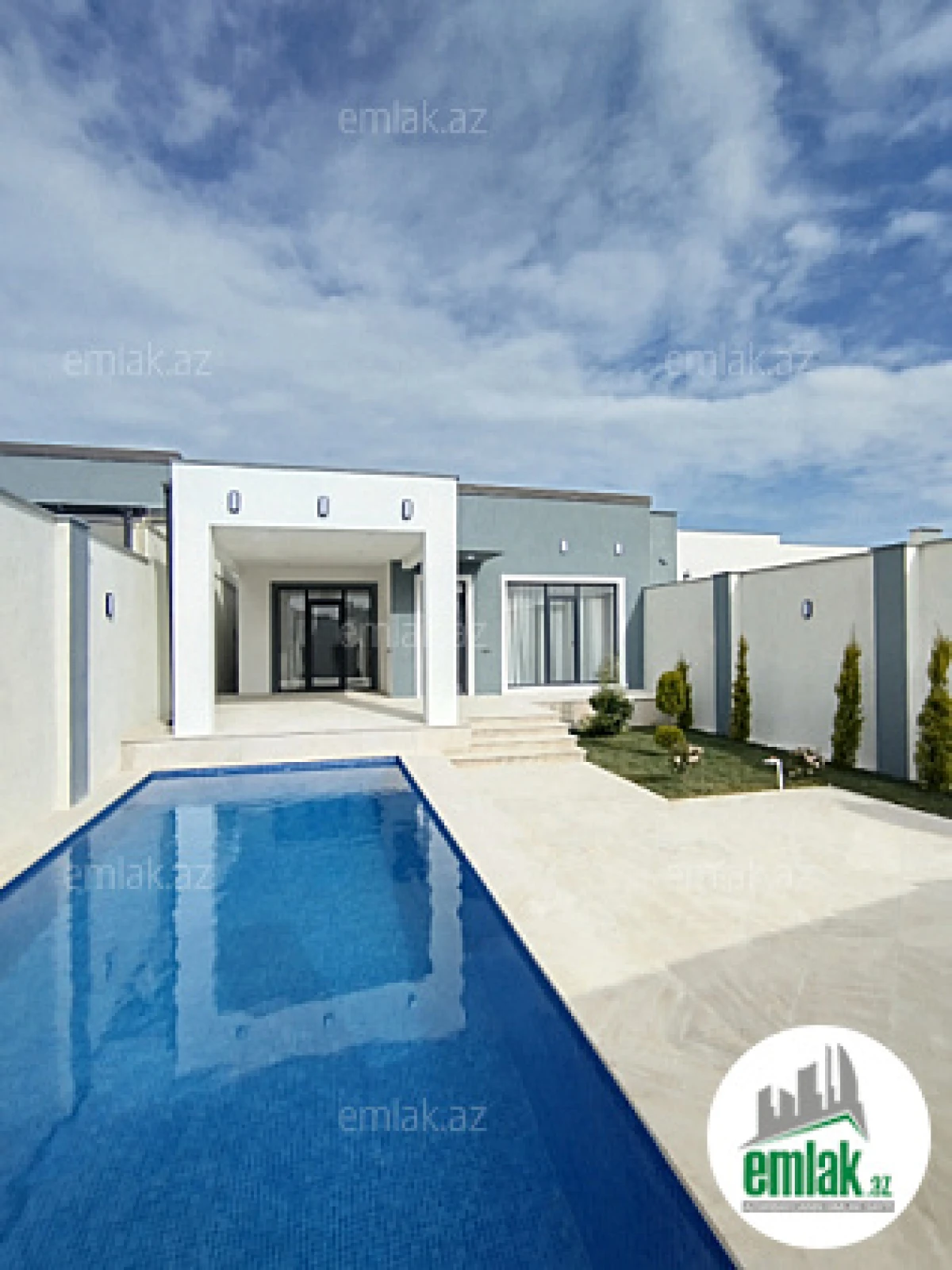 Satılır 4 otaqlı mənzil 140 m²