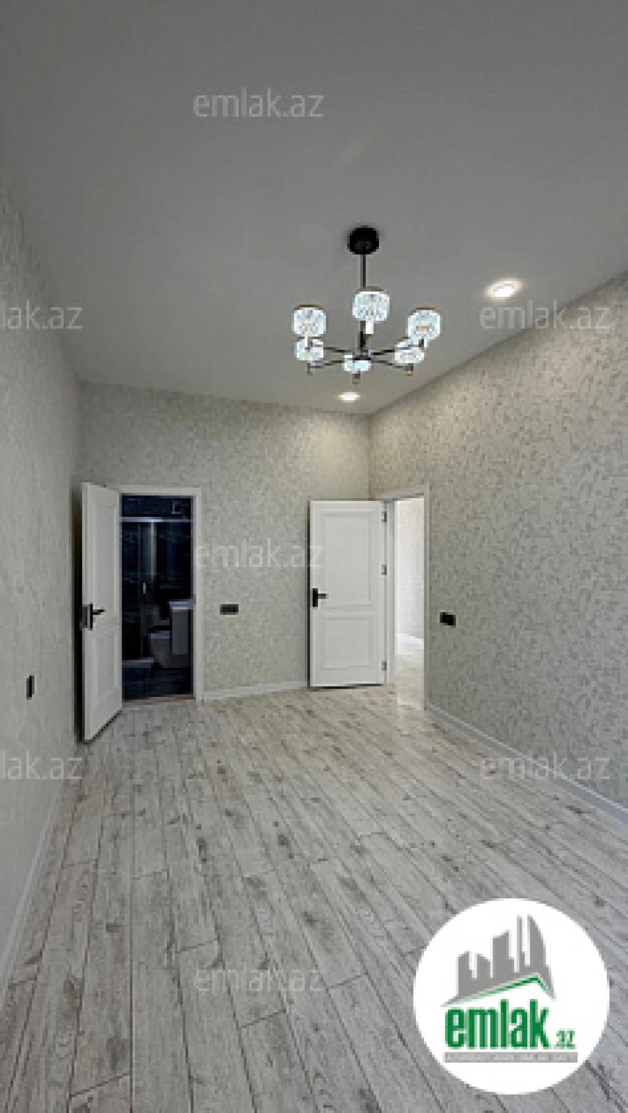 Satılır 4 otaqlı mənzil 140 m²