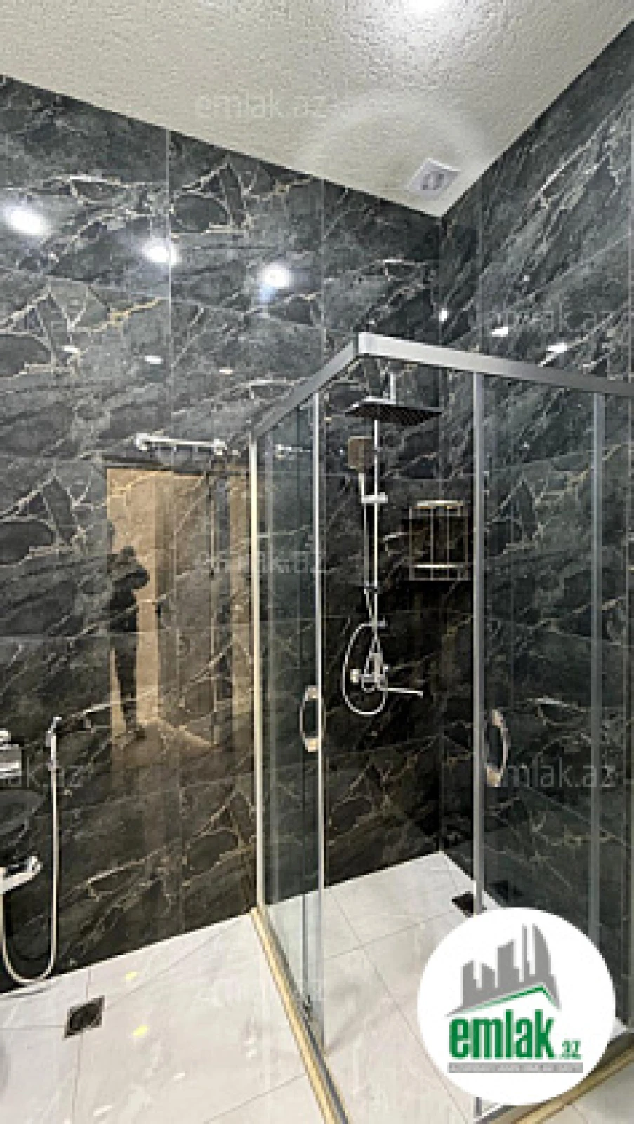 Satılır 4 otaqlı mənzil 140 m²