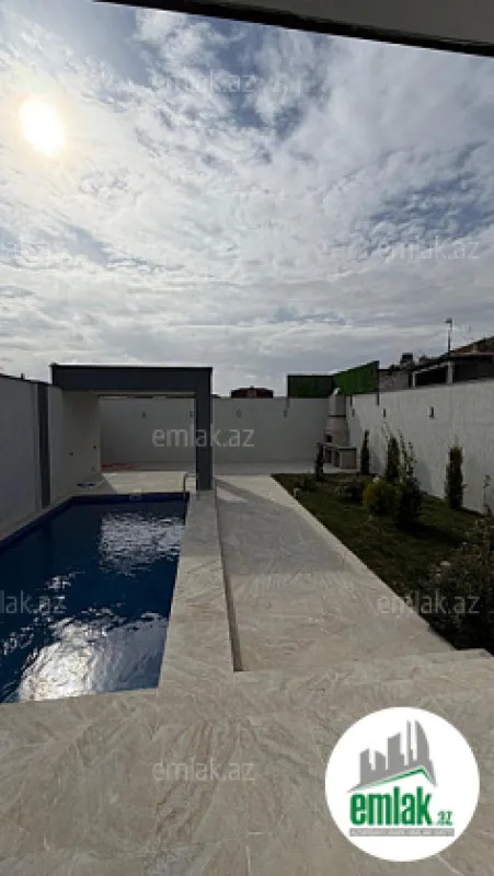 Satılır 4 otaqlı mənzil 140 m²
