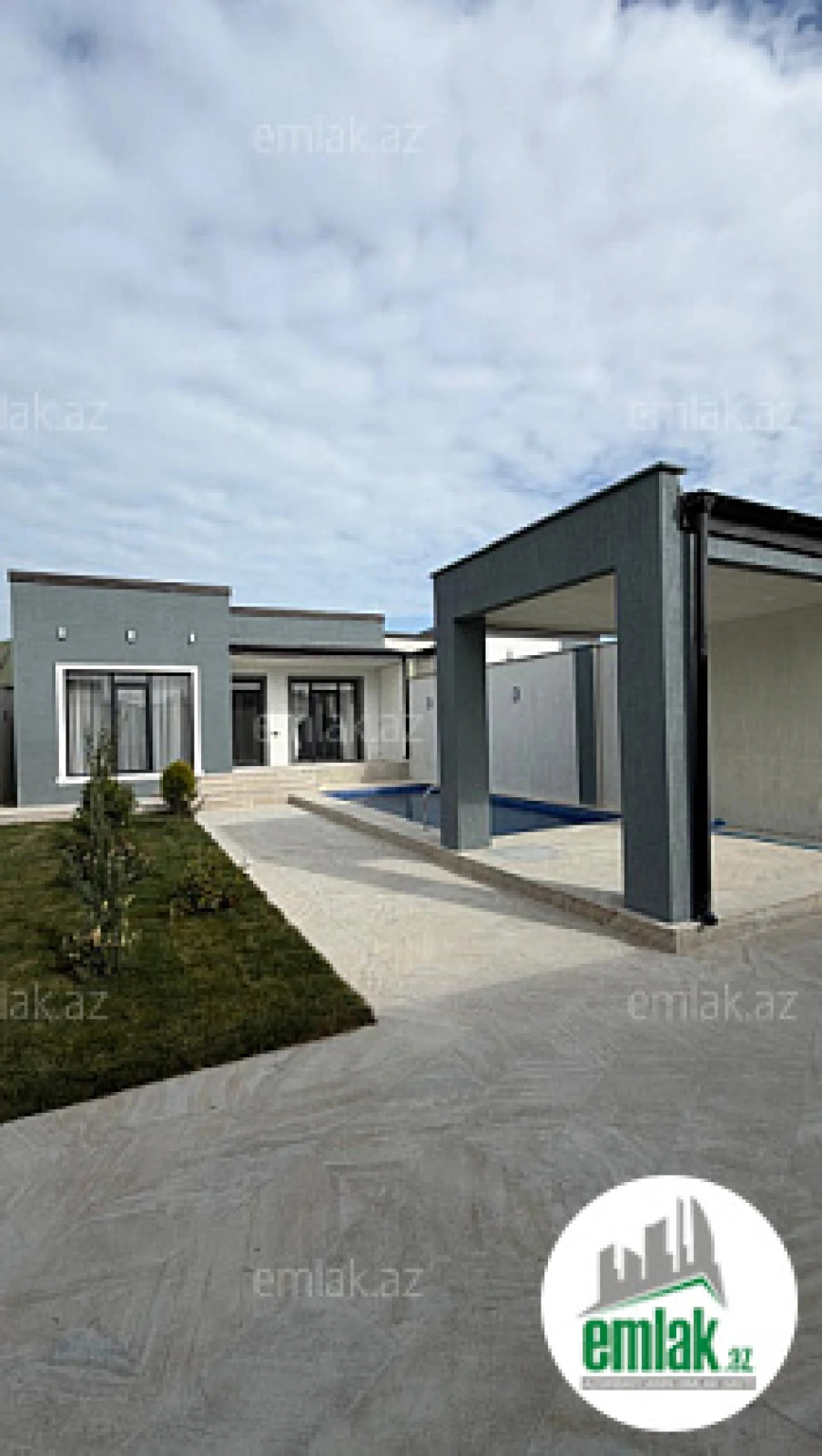 Satılır 4 otaqlı mənzil 140 m²