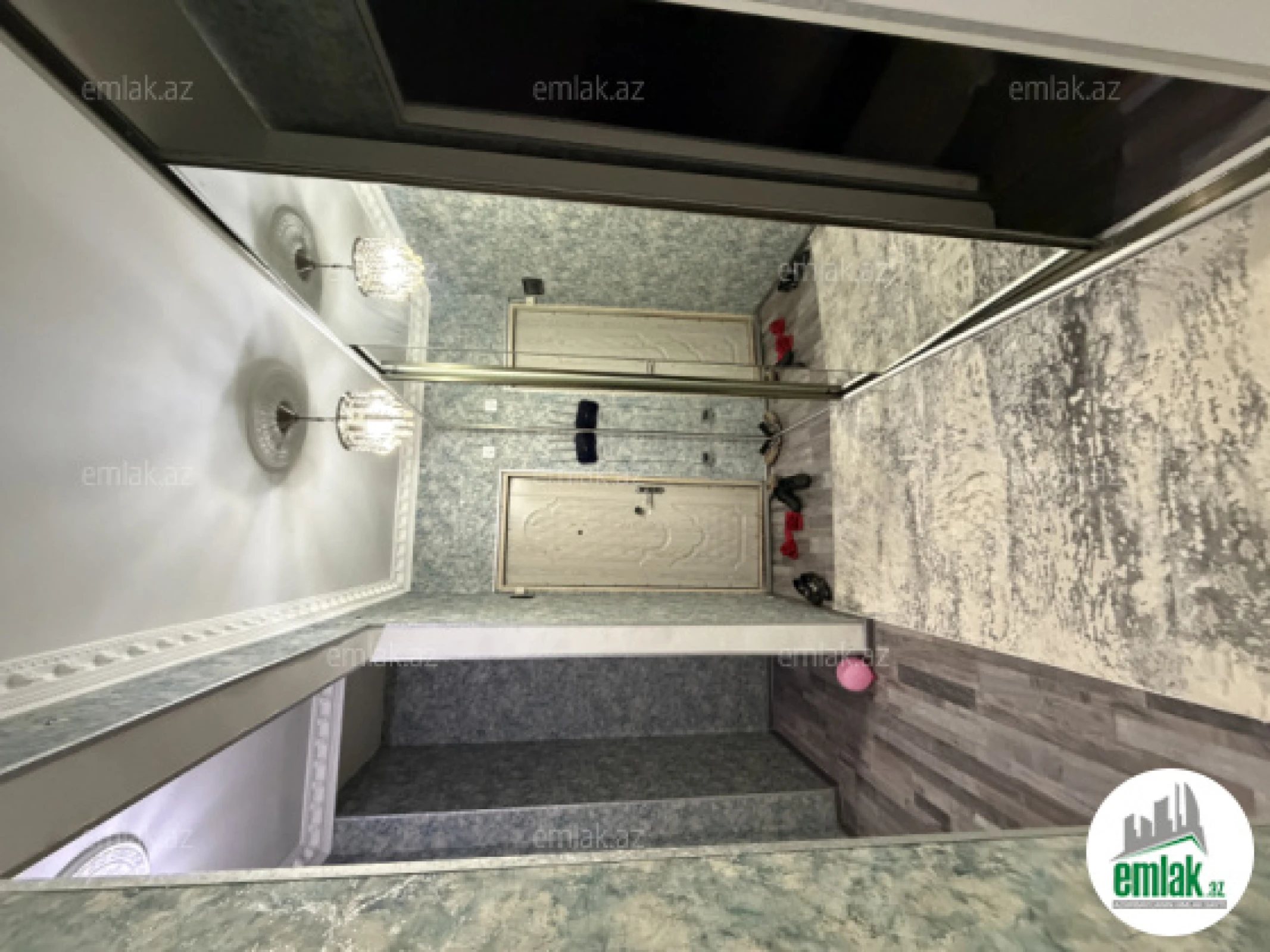 Satılır 3 otaqlı köhnə tikili 75 m²