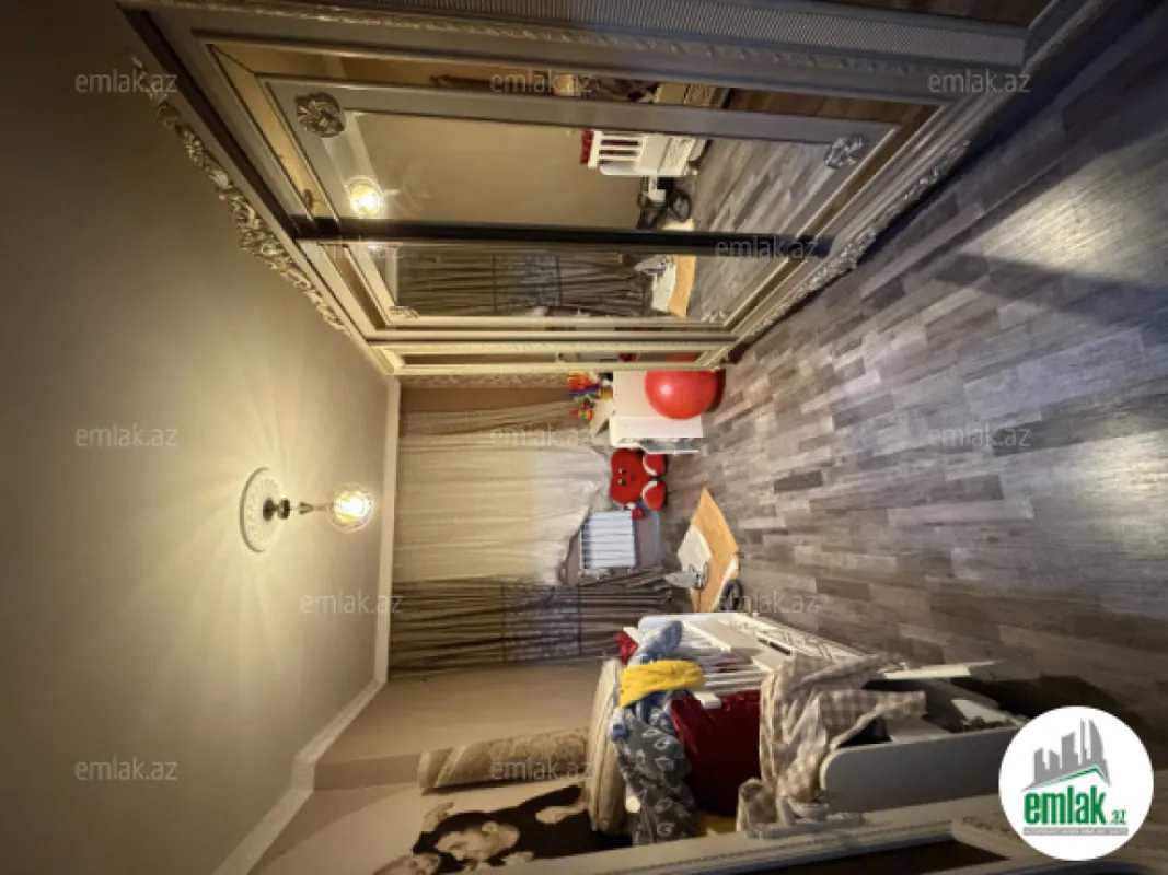 Satılır 3 otaqlı köhnə tikili 75 m²