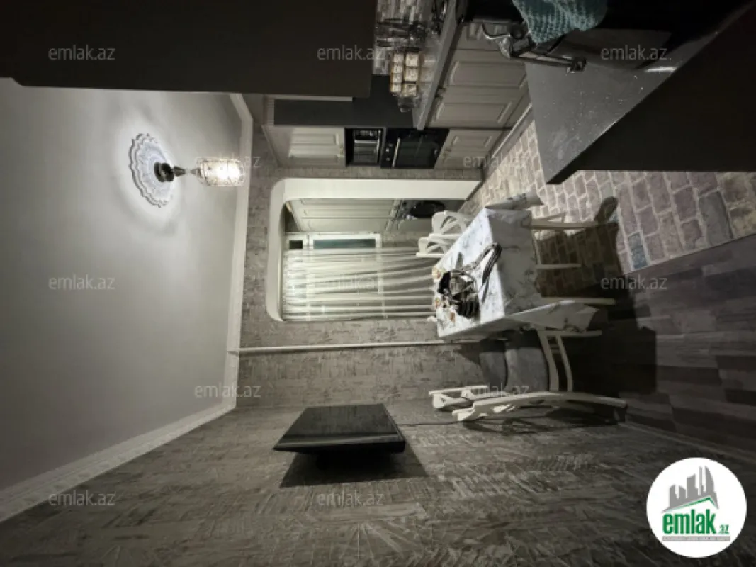 Satılır 3 otaqlı köhnə tikili 75 m²