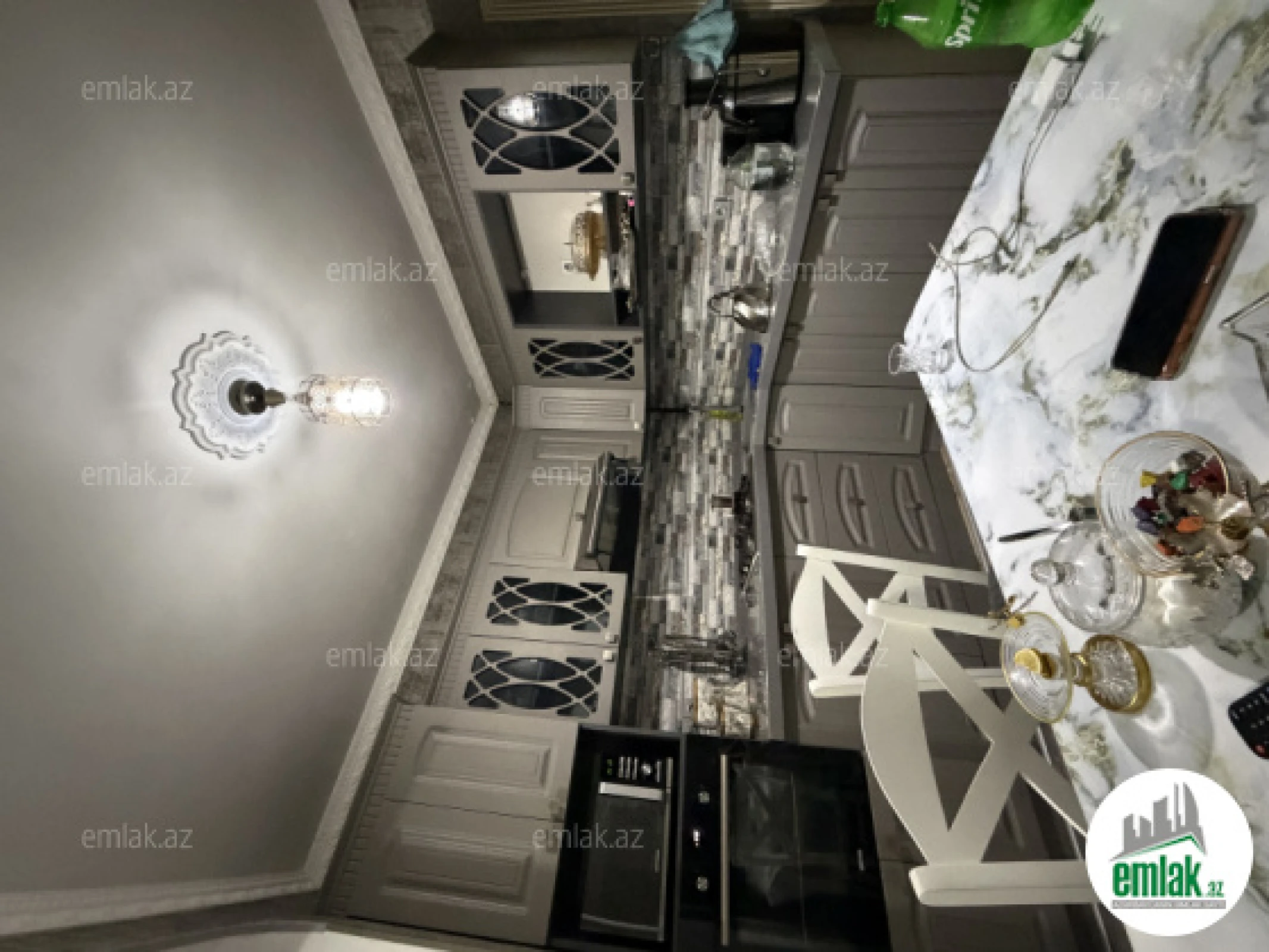 Satılır 3 otaqlı köhnə tikili 75 m²