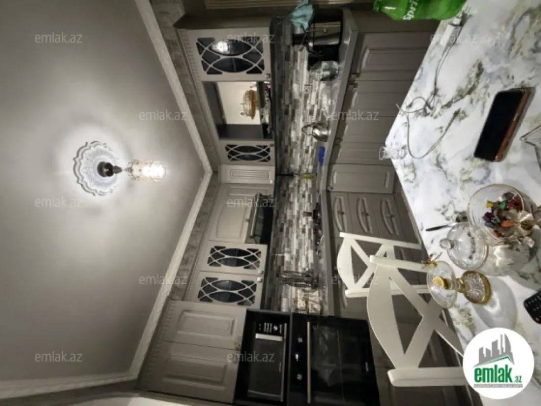 Satılır 3 otaqlı köhnə tikili 75 m²