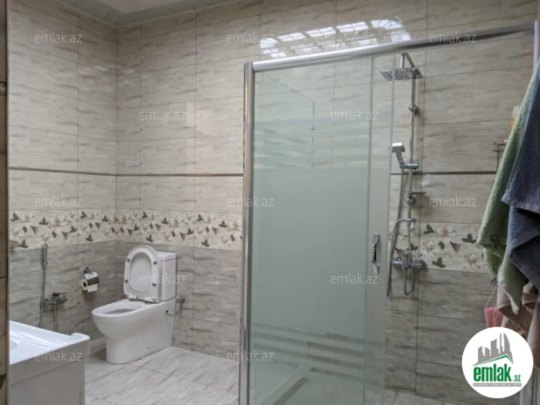 Satılır 6 otaqlı həyət evi 240 m²