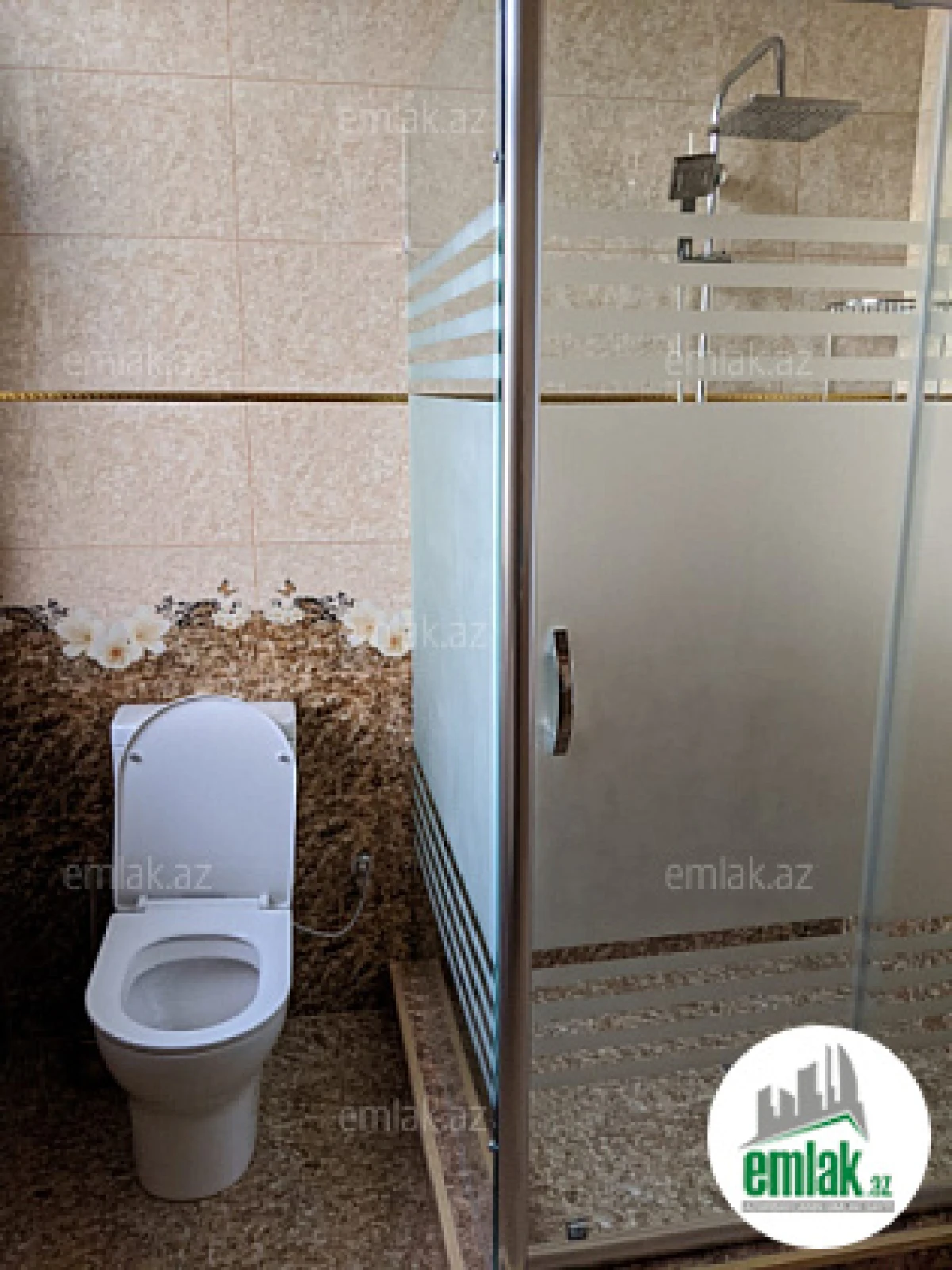 Satılır 6 otaqlı həyət evi 240 m²