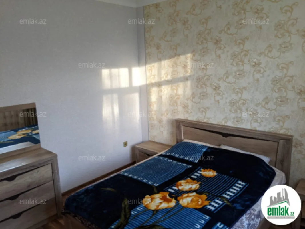 Satılır 6 otaqlı həyət evi 240 m²