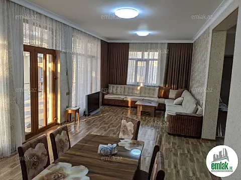 Satılır 6 otaqlı həyət evi 240 m²