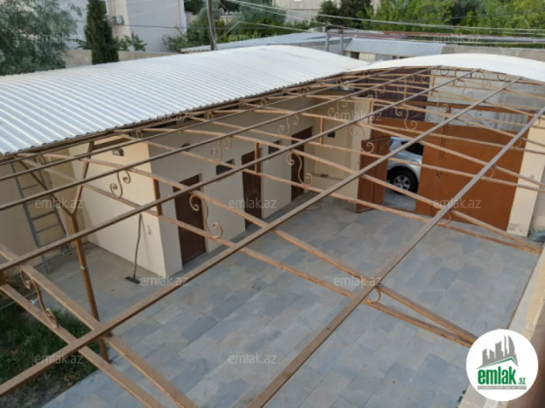 Satılır 6 otaqlı həyət evi 240 m²