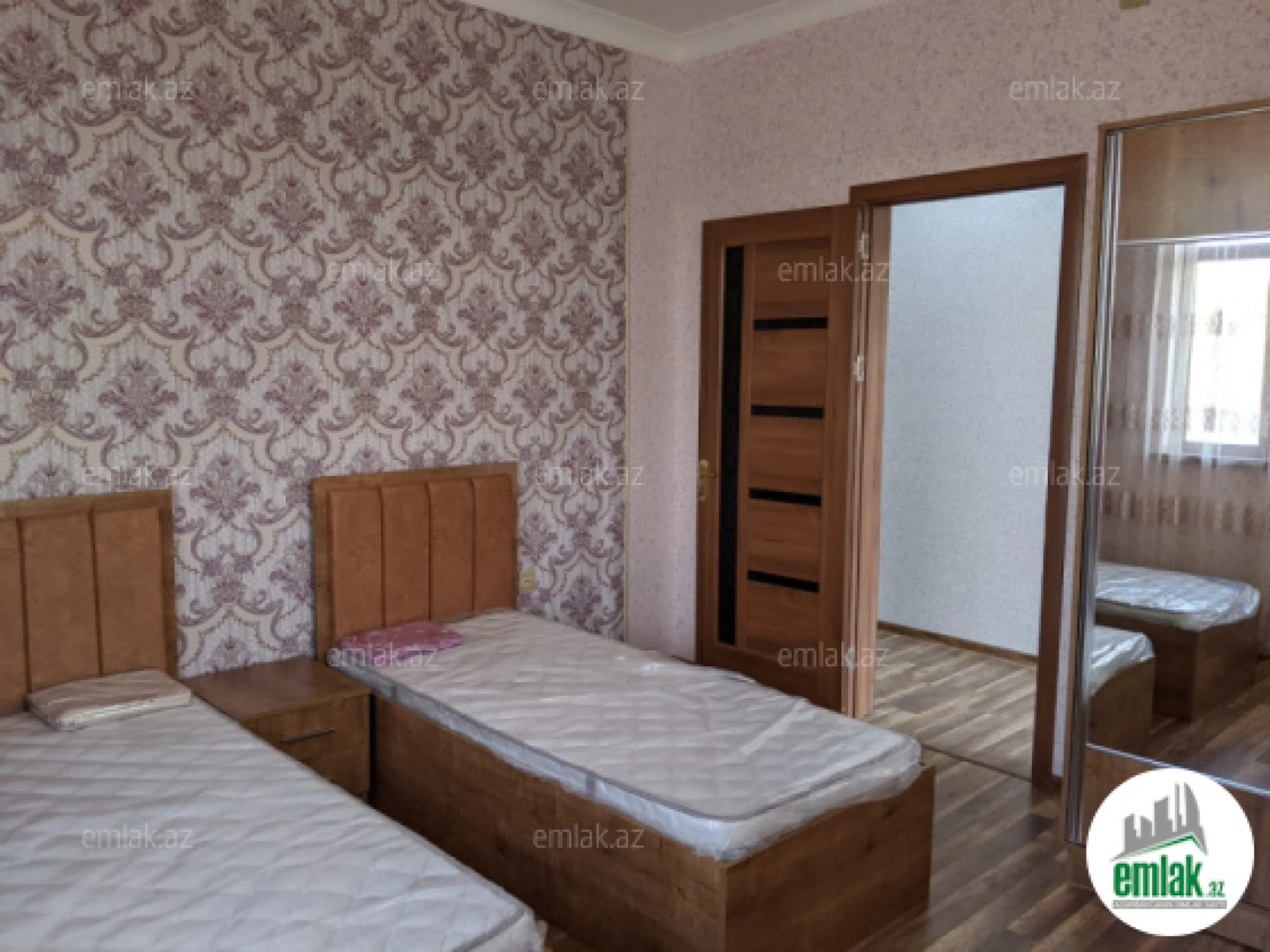 Satılır 6 otaqlı həyət evi 240 m²