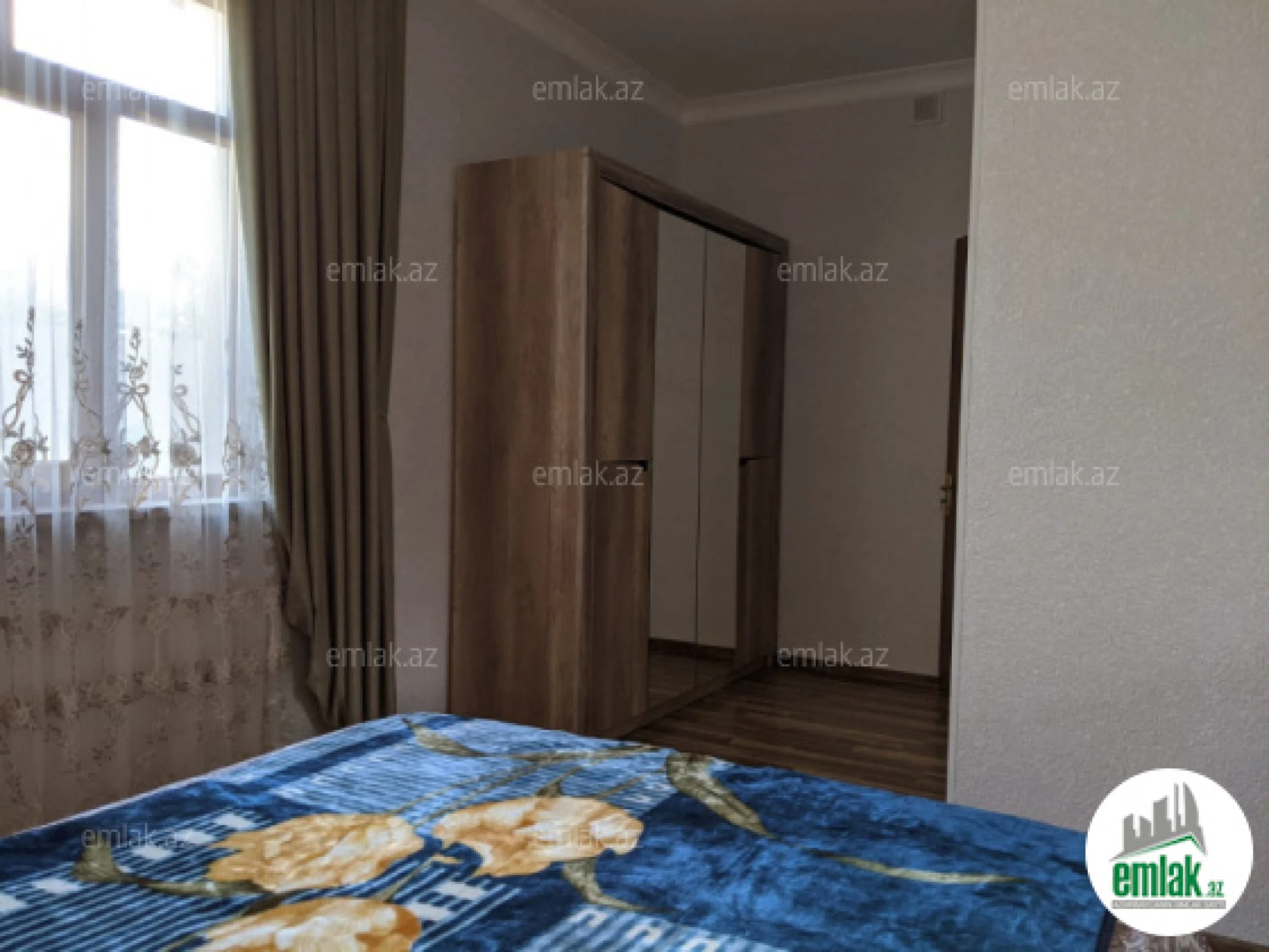 Satılır 6 otaqlı həyət evi 240 m²