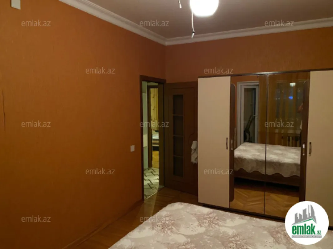 Satılır 3 otaqlı köhnə tikili 70 m²