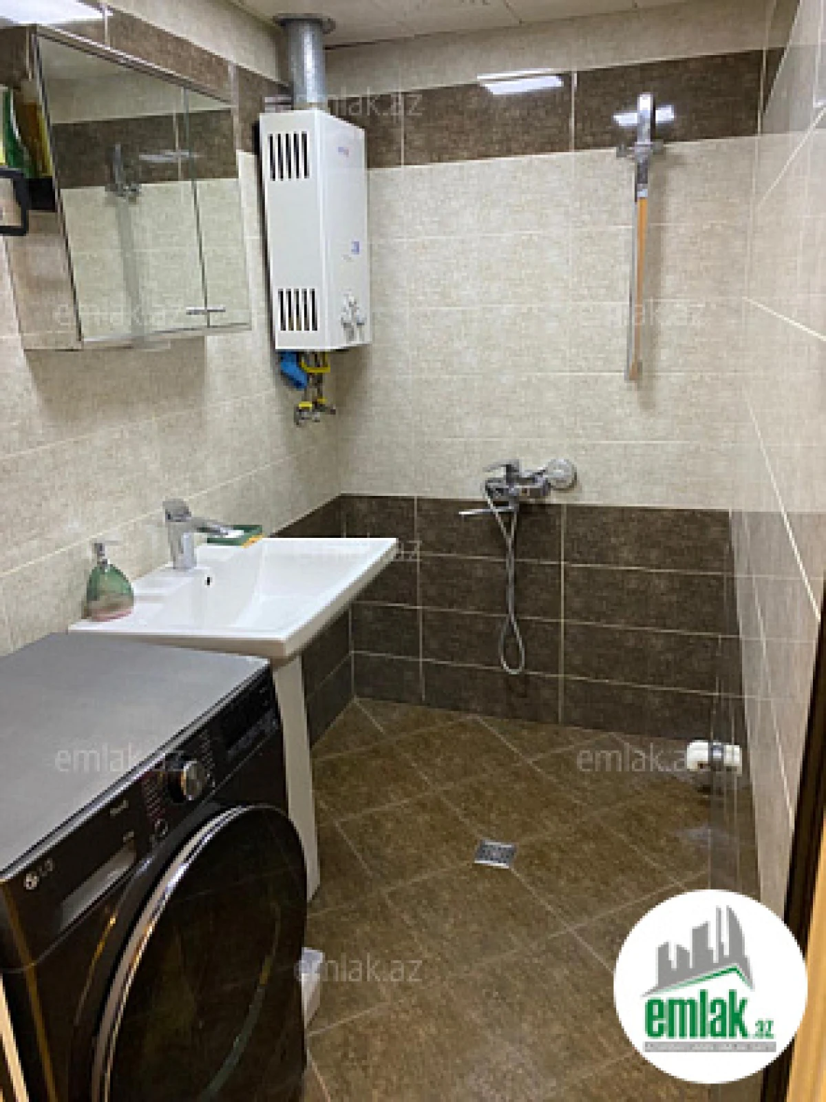 Satılır 3 otaqlı köhnə tikili 70 m²