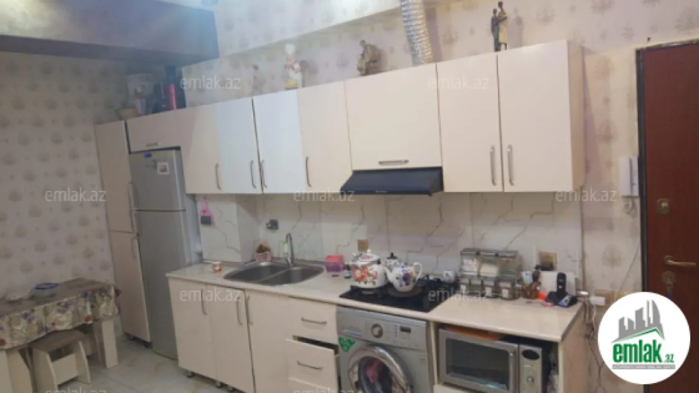 Satılır 3 otaqlı yeni tikili 83 m²