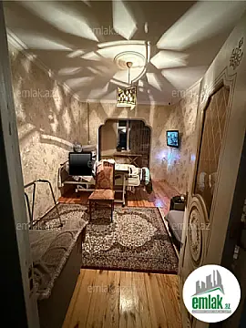 Satılır 3 otaqlı köhnə tikili 78 m²