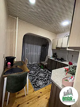 Satılır 3 otaqlı köhnə tikili 78 m²