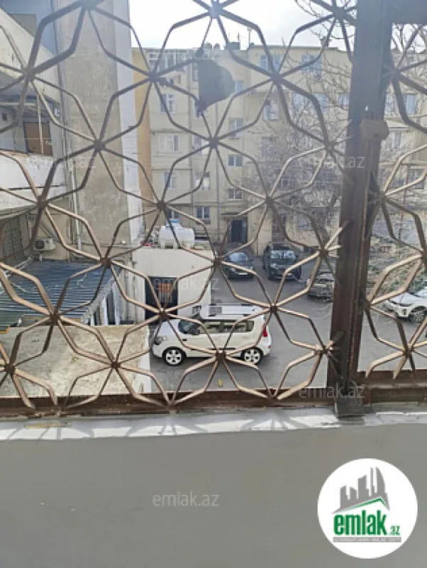 Satılır 2 otaqlı köhnə tikili 43 m²