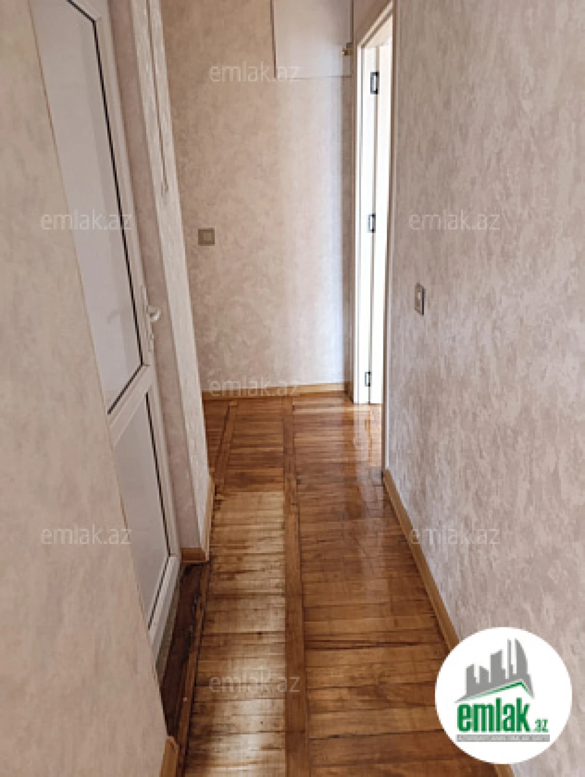 Satılır 2 otaqlı köhnə tikili 43 m²