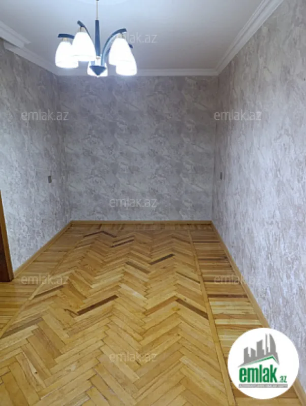 Satılır 2 otaqlı köhnə tikili 43 m²