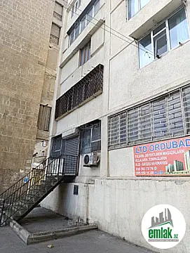 Satılır 2 otaqlı köhnə tikili 43 m²