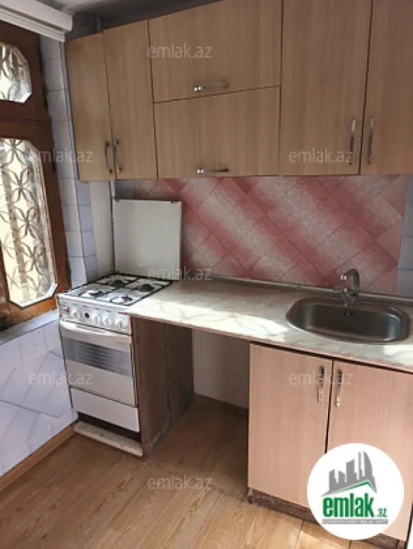 Satılır 2 otaqlı köhnə tikili 43 m²