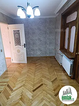 Satılır 2 otaqlı köhnə tikili 43 m²
