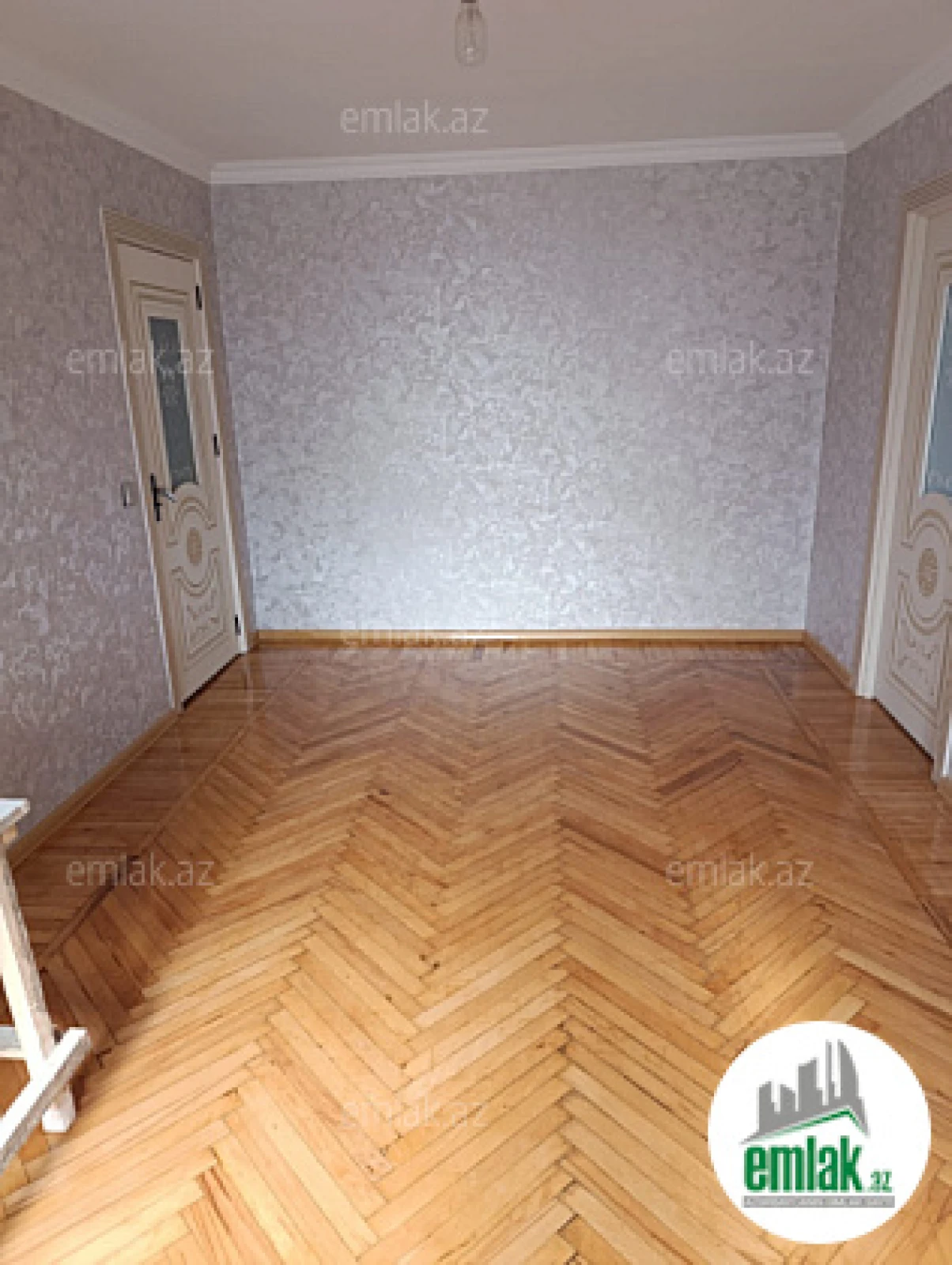 Satılır 2 otaqlı köhnə tikili 43 m²