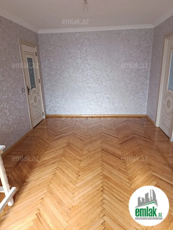 Satılır 2 otaqlı köhnə tikili 43 m²