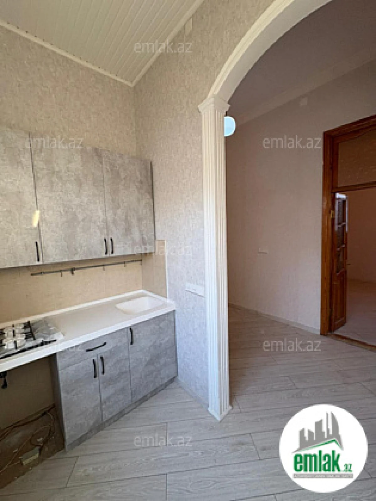 Satılır 3 otaqlı köhnə tikili 85 m²