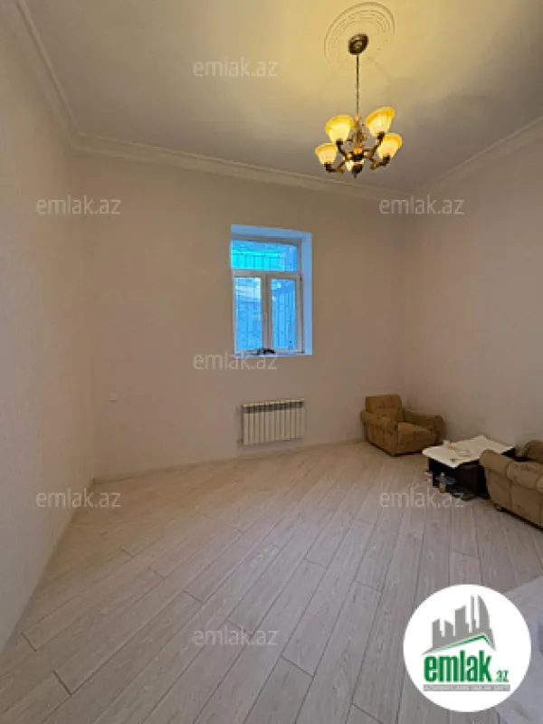 Satılır 3 otaqlı köhnə tikili 85 m²