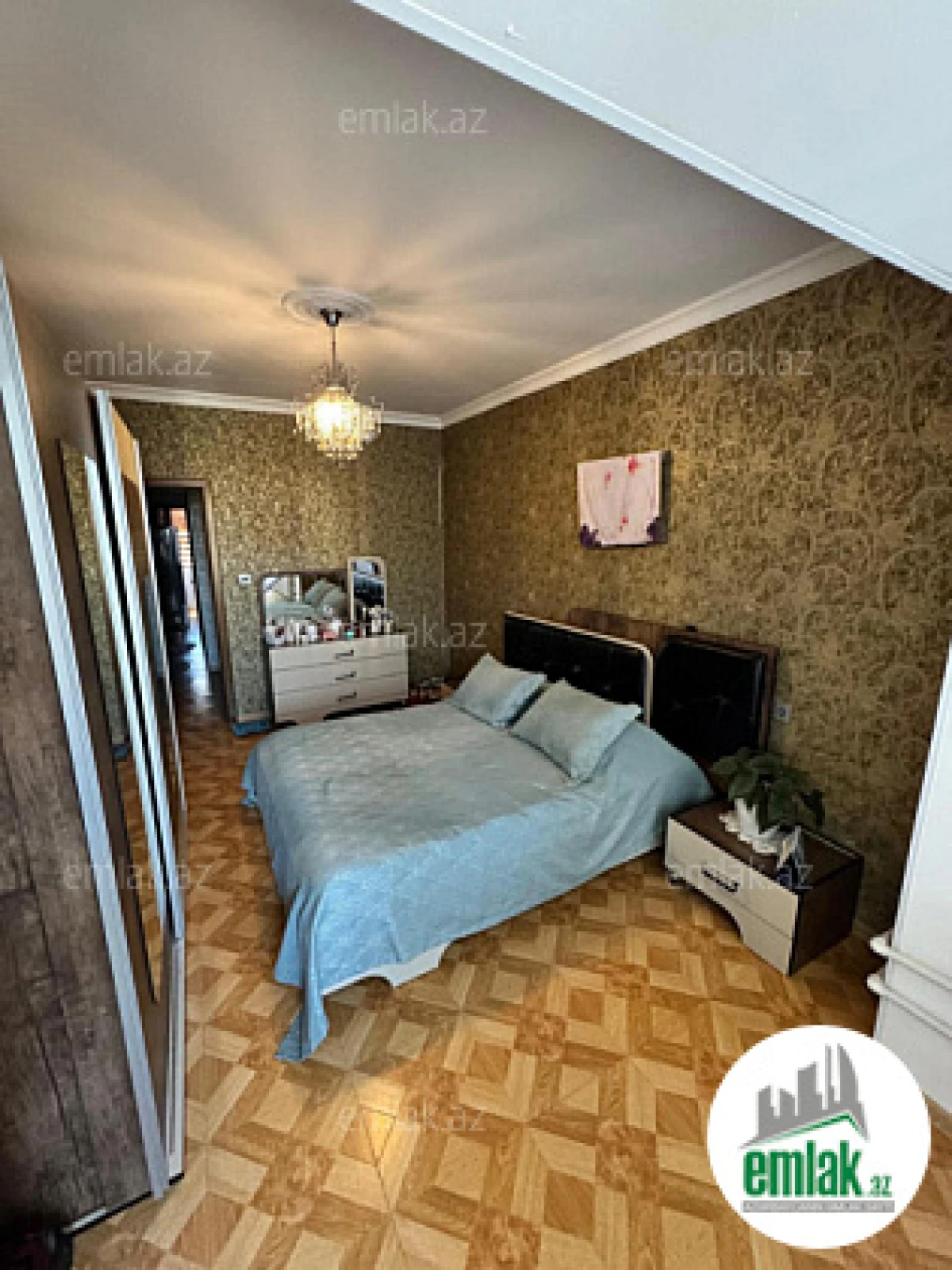 Satılır 3 otaqlı köhnə tikili 100 m²