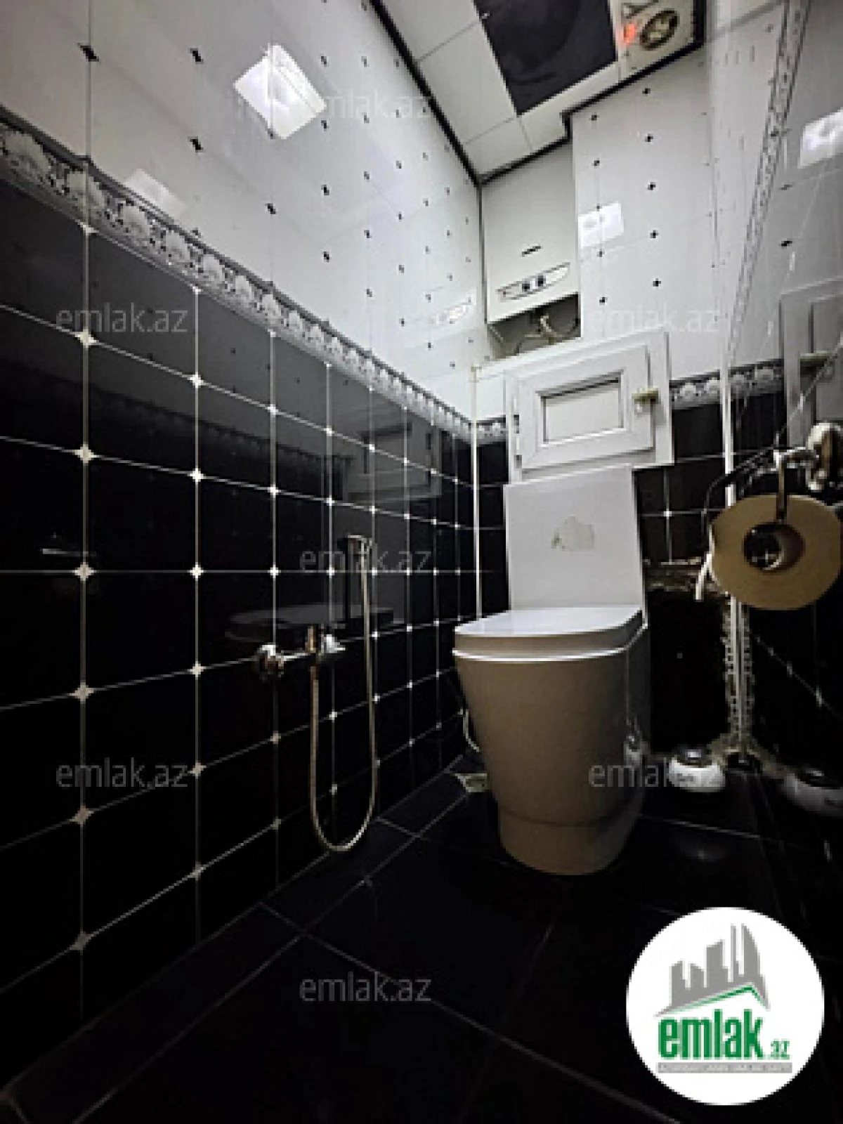 Satılır 3 otaqlı köhnə tikili 100 m²