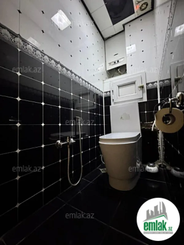 Satılır 3 otaqlı köhnə tikili 100 m²