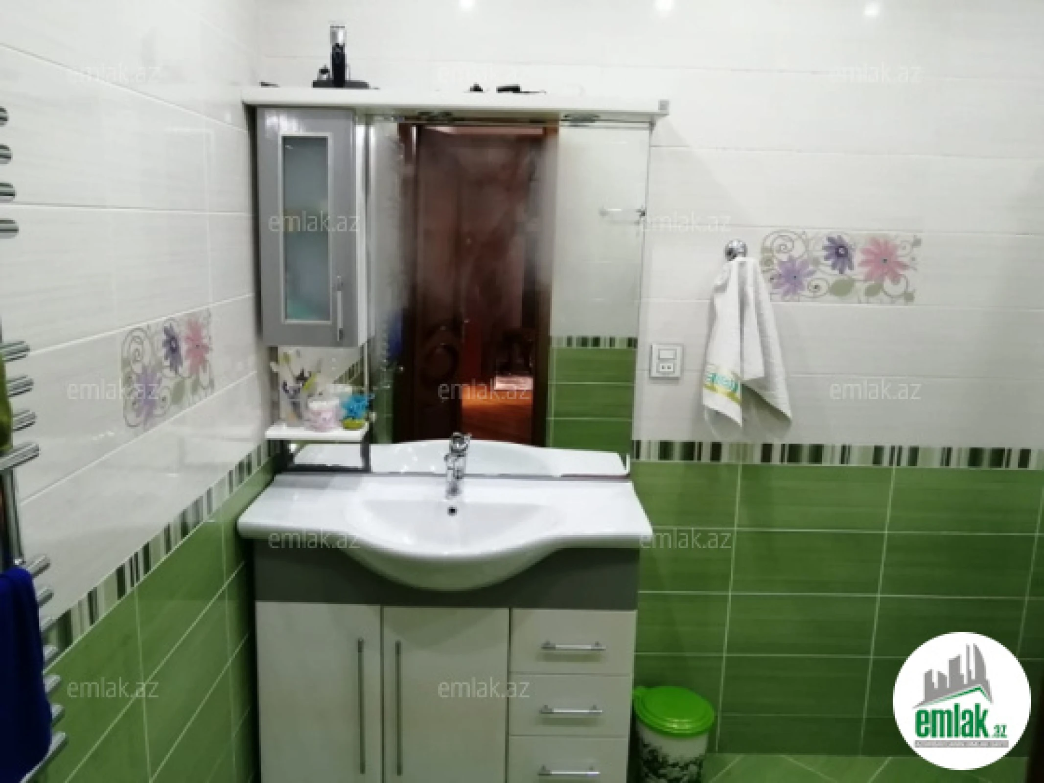 Satılır 2 otaqlı yeni tikili 72 m²