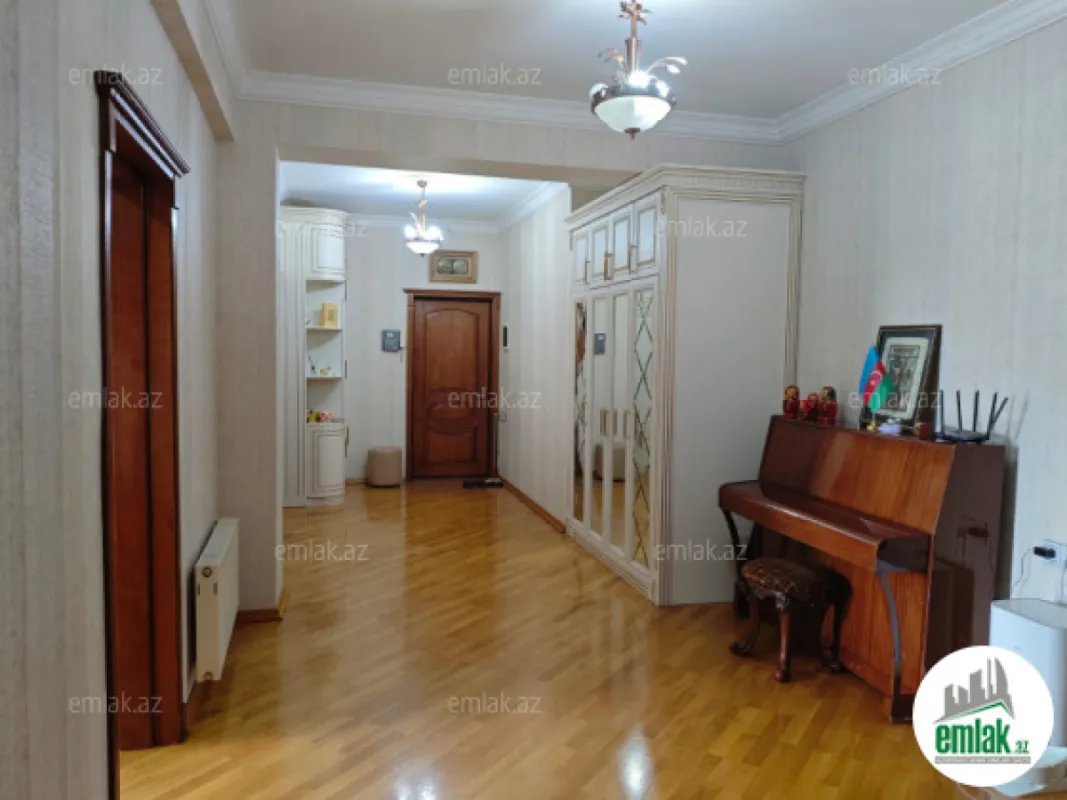 Satılır 2 otaqlı yeni tikili 72 m²