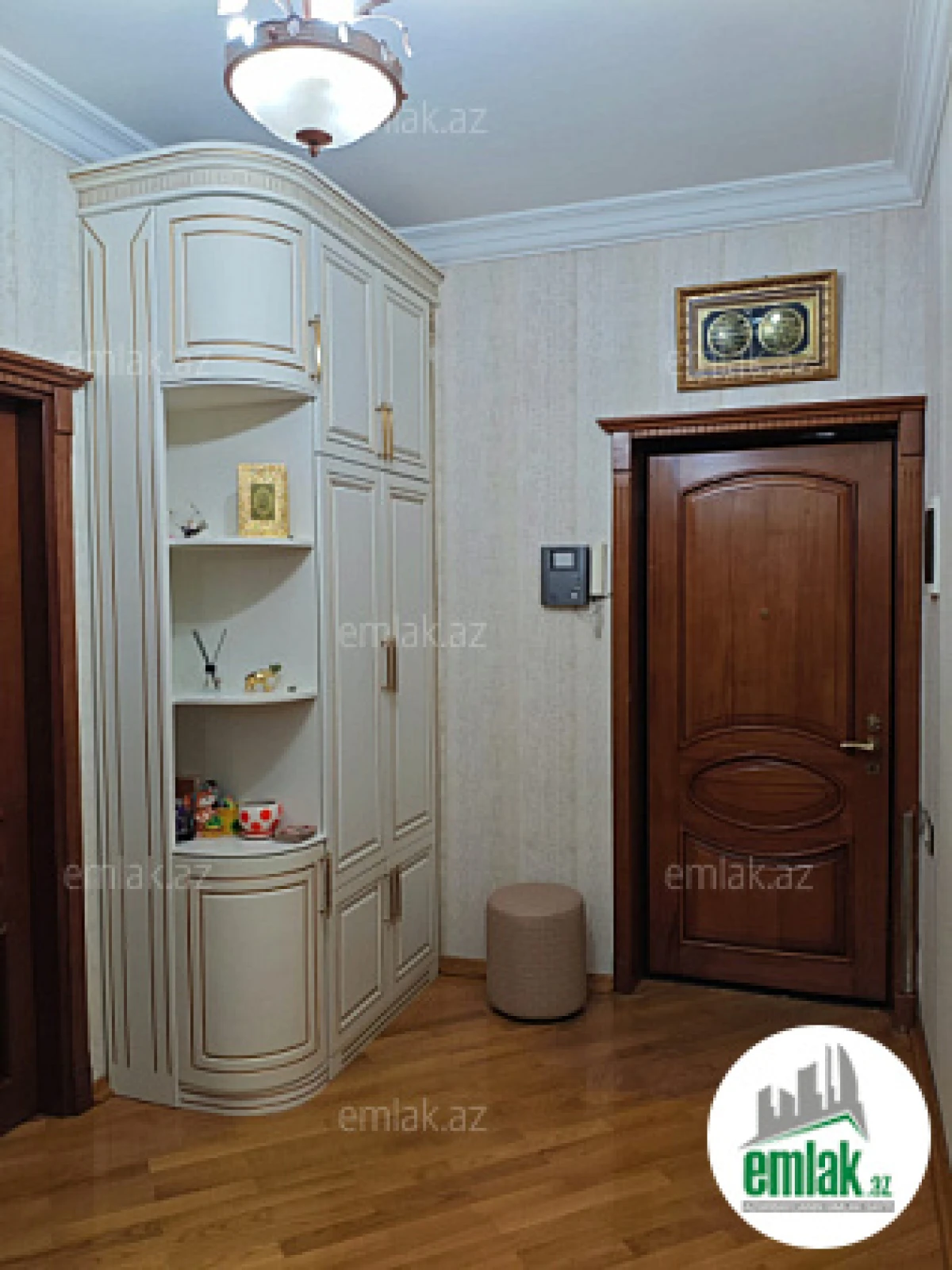 Satılır 2 otaqlı yeni tikili 72 m²