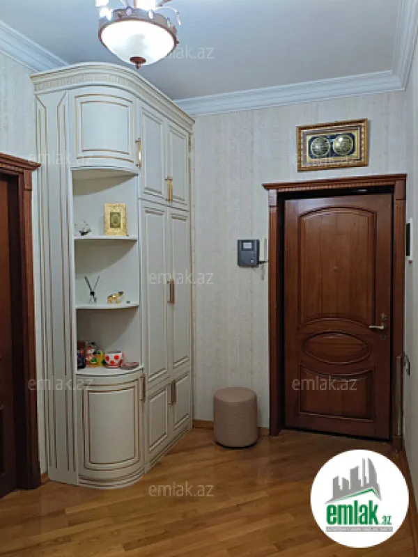 Satılır 2 otaqlı yeni tikili 72 m²