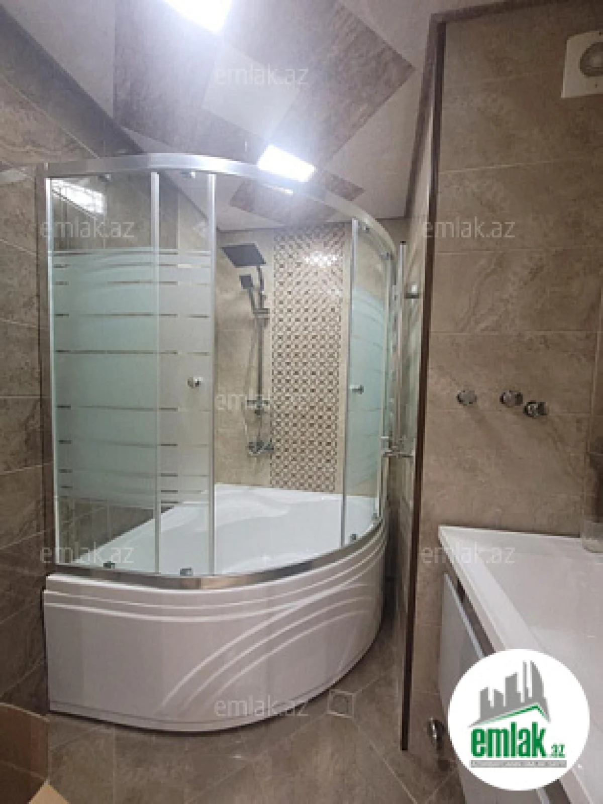 Satılır 2 otaqlı yeni tikili 95 m²