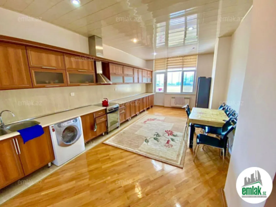 Satılır 3 otaqlı yeni tikili 200 m²