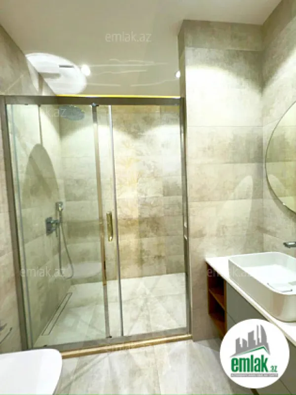 Satılır 3 otaqlı yeni tikili 136 m²