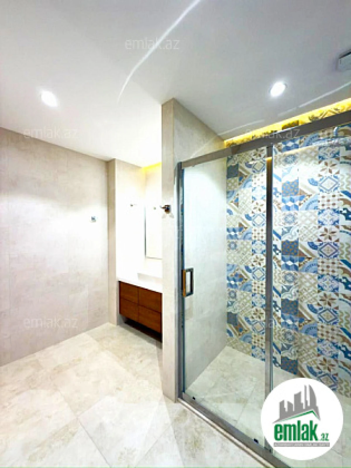 Satılır 3 otaqlı yeni tikili 136 m²